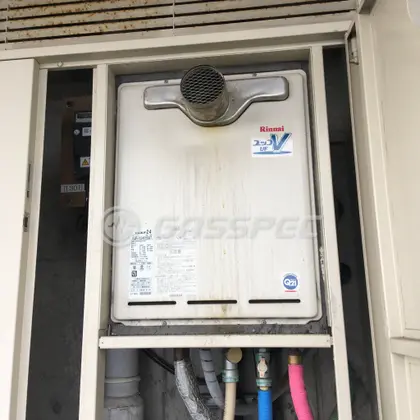 施工前の給湯器（RUF-V2405SAT）