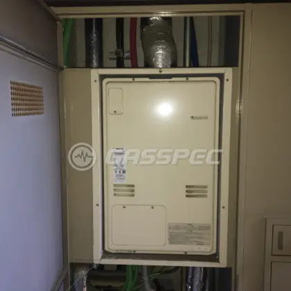 施工前の暖房熱源機（RUFH-V2403AU2-3）