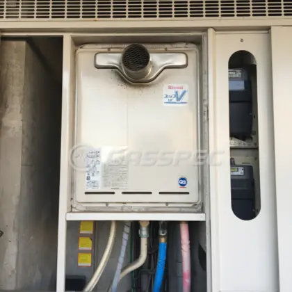 施工前の給湯器（RUF-V2405SAT）