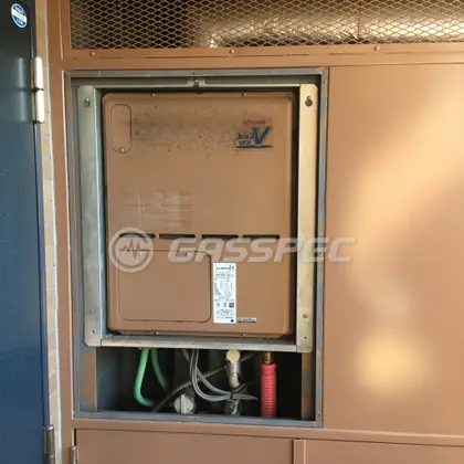 施工前の暖房熱源機（RUFH-VD2401SAU2-3）