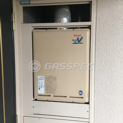 施工前の給湯器（RUF-V2401SAU）
