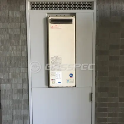 施工前の給湯器（OURB-2051SAQ）