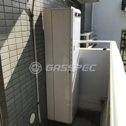 施工前の暖房熱源機（RUFH-V2403AW2-3(B)）