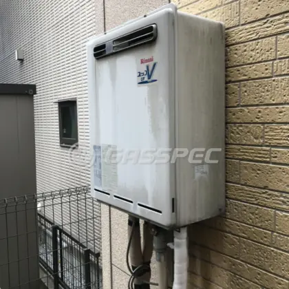 施工前の給湯器（RUF-V2005SAW）
