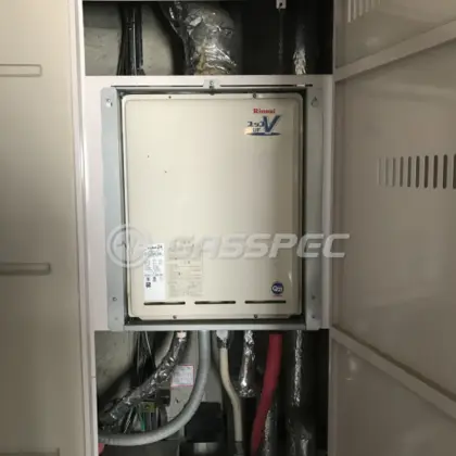 施工前の給湯器（RUF-V2401SAU）