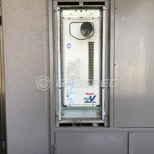 交換前の給湯器（リンナイ RUF-VS1615SAT-80）
