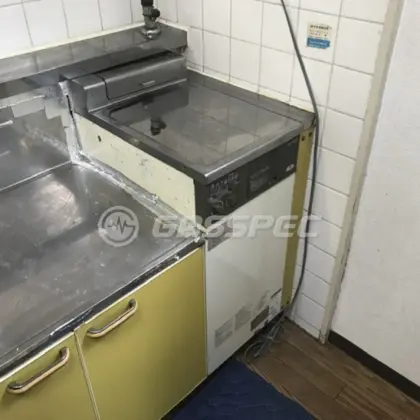 施工前の給湯器（GBF-1601D）