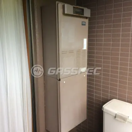 施工前の暖房熱源機（AT-4299ARSAW3Q-G）