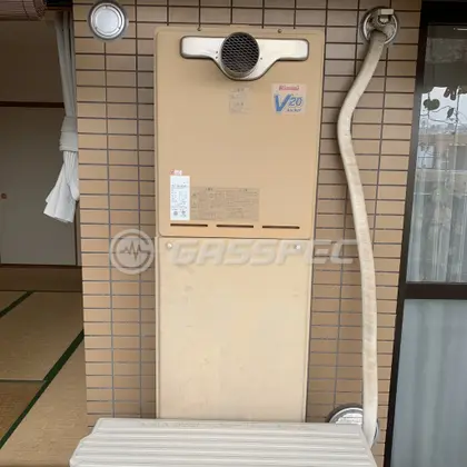施工前の給湯器（RUF-V2010SAT-1）