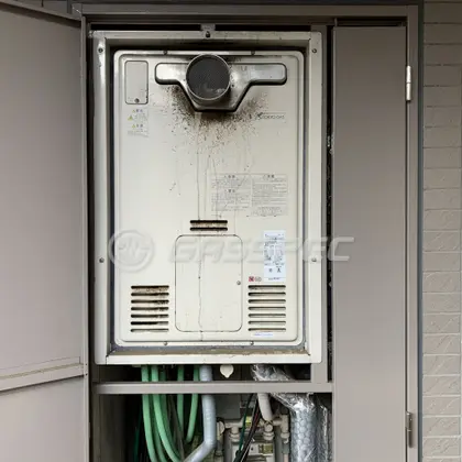 施工前の暖房熱源機（RUFH-2405AT2-3）