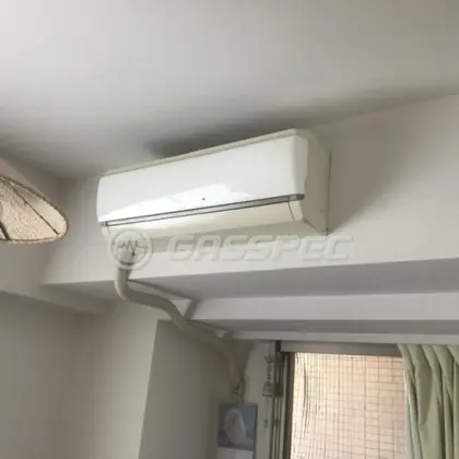 施工前のエアコン（AN22EHDS-W）
