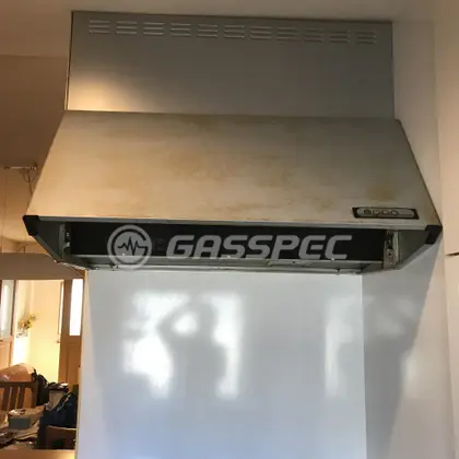 施工前のレンジフード