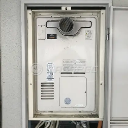 施工前の暖房熱源機（RUFH-V2400AT2-6）
