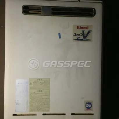 施工前の給湯器（RUF-V2401SAW）