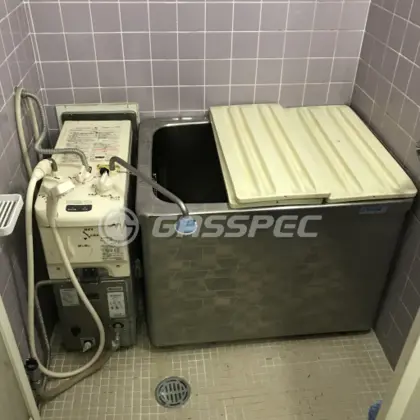 施工前の給湯器