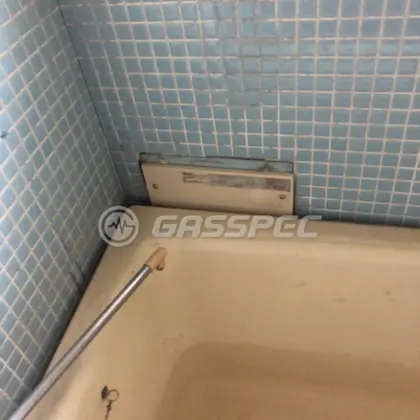 施工前の給湯器（HOL-80D）