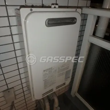 施工前の給湯器（YV1646RW）