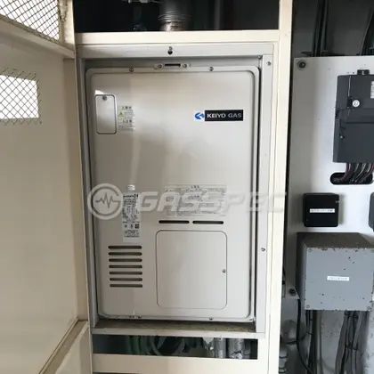 施工前の暖房熱源機（RUFH-V2400AU2-3）
