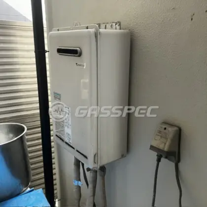 施工前の給湯器（RUX-V1016W）