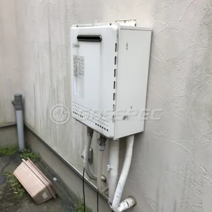 施工前の給湯器