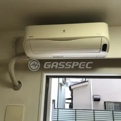 施工前のエアコン（AY-Y22SC-W）