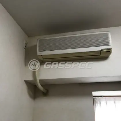 施工前のエアコン（SAP-GK32C）
