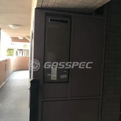 施工前の給湯器（OURB-2051SAQ）