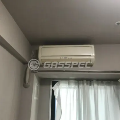 施工前のエアコン（SRK22ZI）
