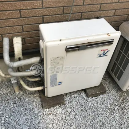 施工前の給湯器（RUF-V2401SAG）