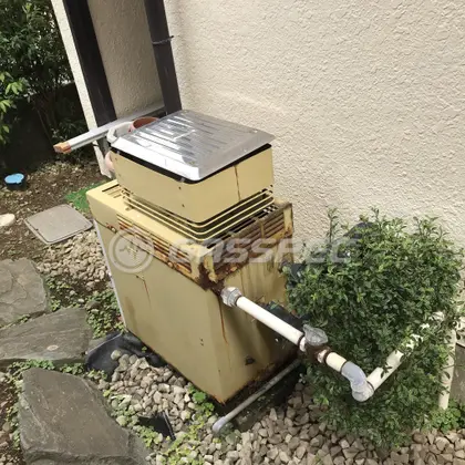 施工前の給湯器（GU-16RE）