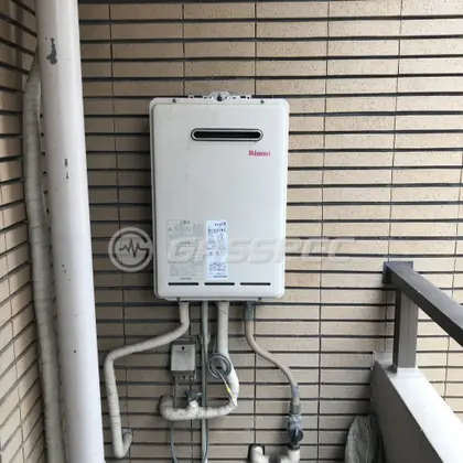 施工前の給湯器