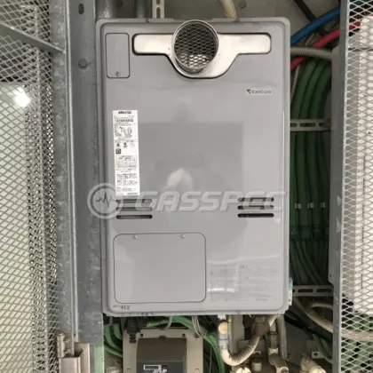 施工前の暖房熱源機（RUFH-V2403SAT2-3(B)）