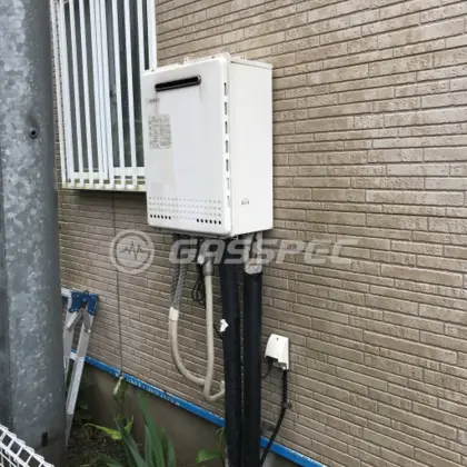 施工前の給湯器