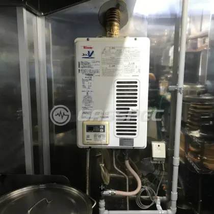 施工前の給湯器（RUX-V1011SWFA）