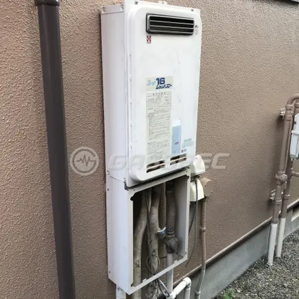 施工前の給湯器（YV1621RW）