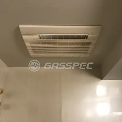 施工前の浴室乾燥機（BS-103HM）