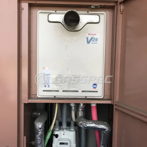 交換前の給湯器（リンナイ RUF-V2400SAT-1）