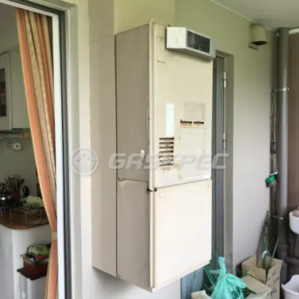 施工前の暖房熱源機（RUFH-V2400AW2-3）