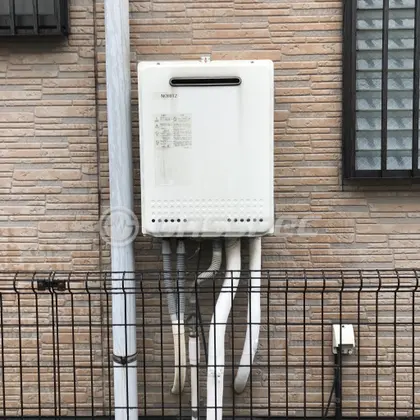 施工前の給湯器