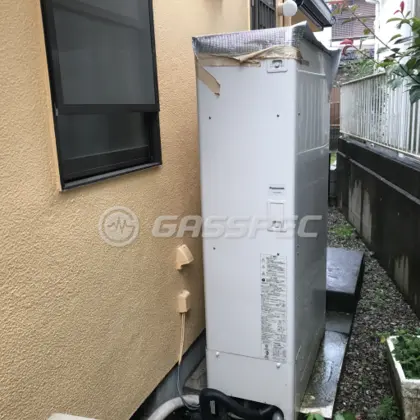施工前のエコキュート（HE-W37BQ）