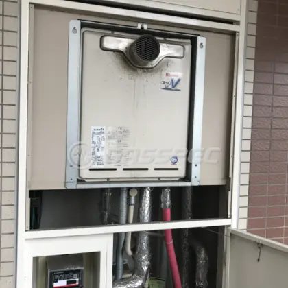 施工前の給湯器（RUF-V2405SAT）