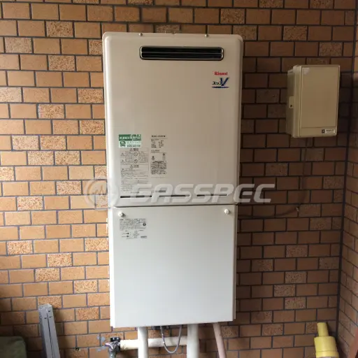 交換後の給湯器（リンナイ RUXC-V3201W）