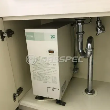 施工前の電気温水器（RE12N）