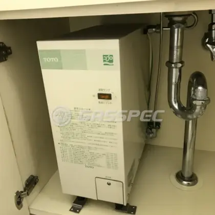 施工前の電気温水器（RE12N）