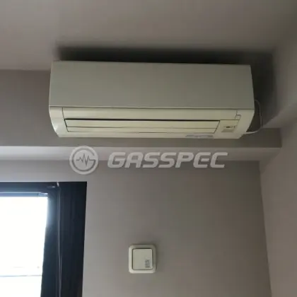 施工前のエアコン（AN50JSP-W）