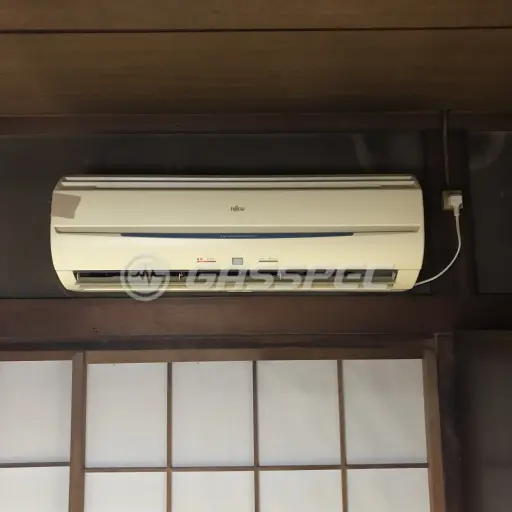 交換前のエアコン