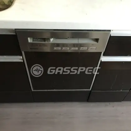 施工前のビルトイン食洗機（SP45VD3SD）