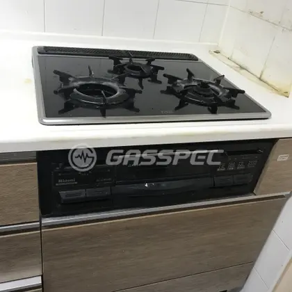 施工前のビルトインガスコンロ（RBG-N31A8GS1R）