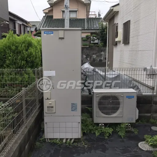 交換前の給湯器（三菱 SRT-HPT37WU5）
