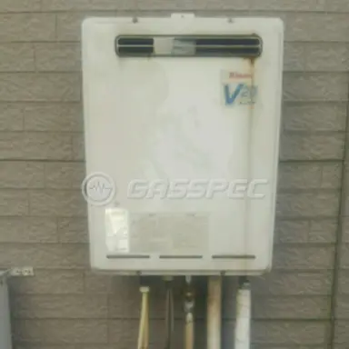 施工前の給湯器（RUF-V2000SAW-1）